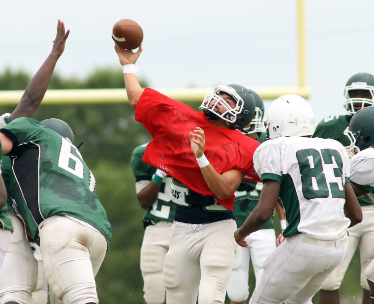 Green edges White in Ellison spring game